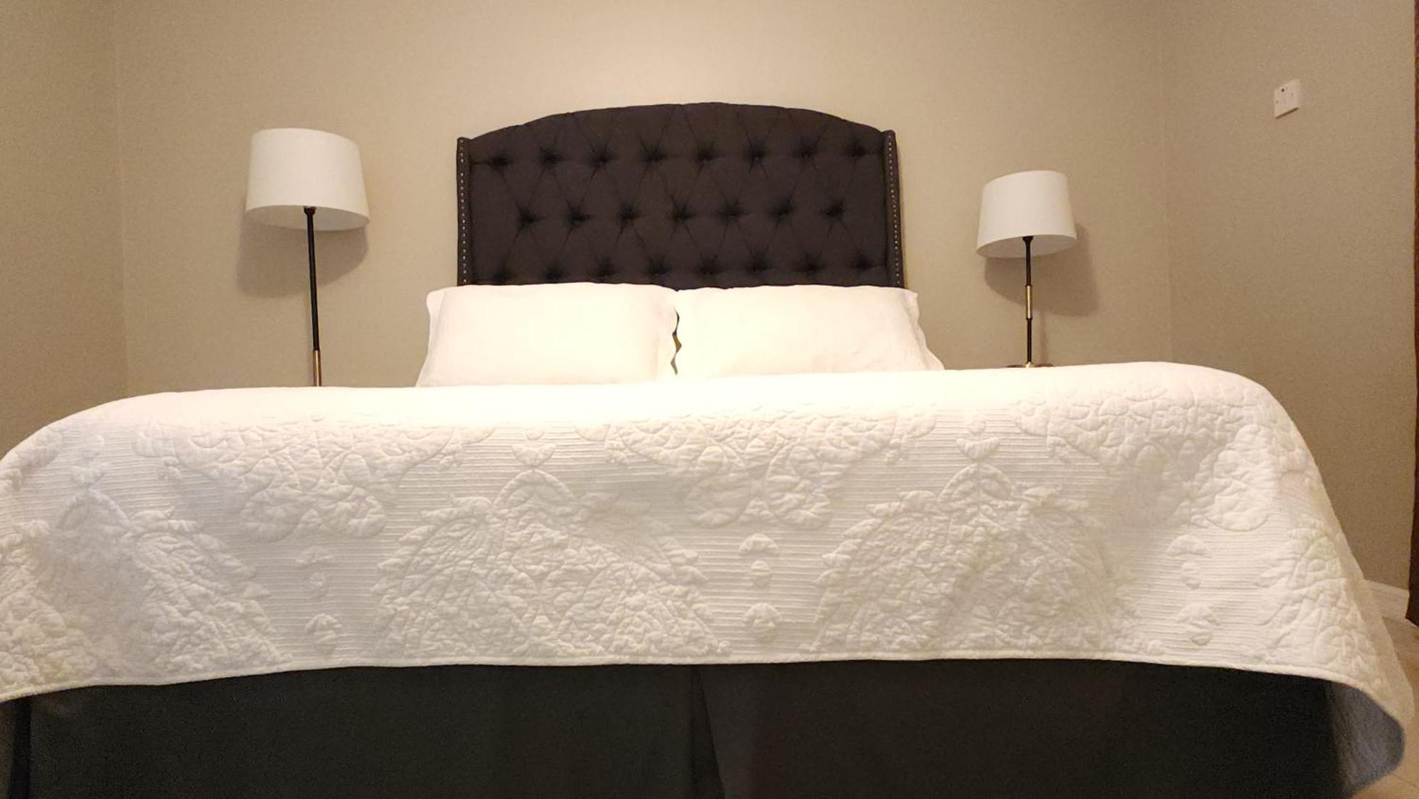 Central Upscale New Kingston Apt With Pool Bagian luar foto